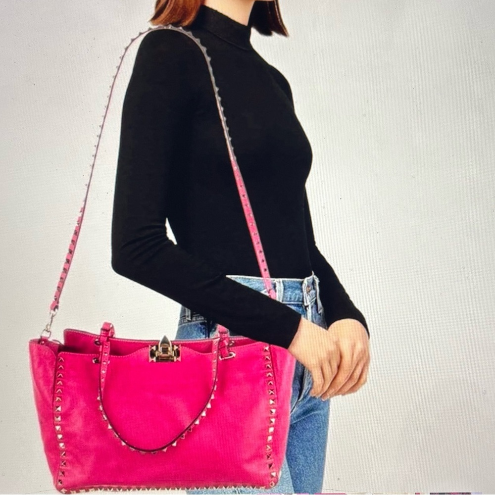 ๐ Valentino Garavani iconic 2 way tote bag๐ - Picture 12 of 14